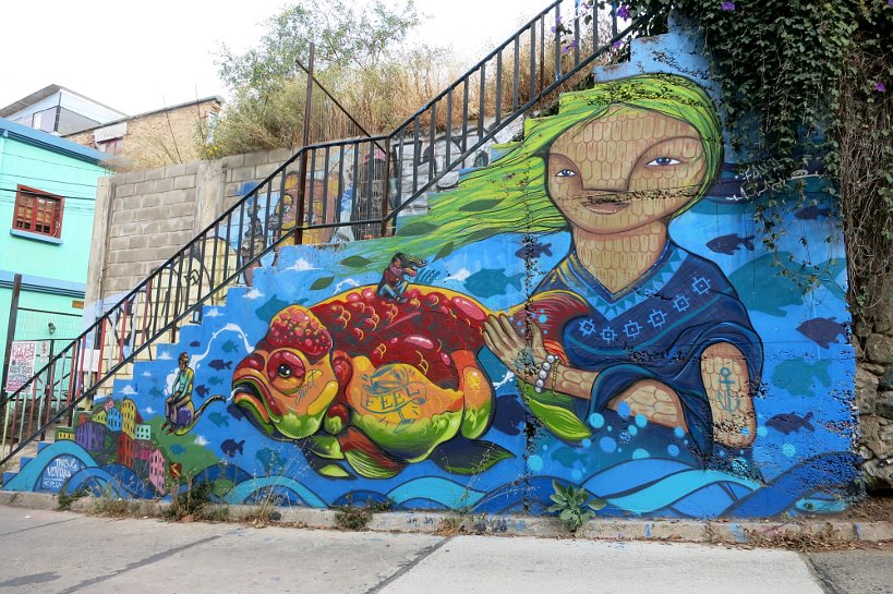 Valparaiso seafood street art
