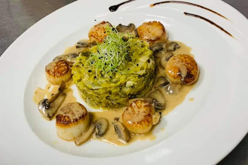 Le Perroquet Cheap Eats Paris by Authentic Food Quest
