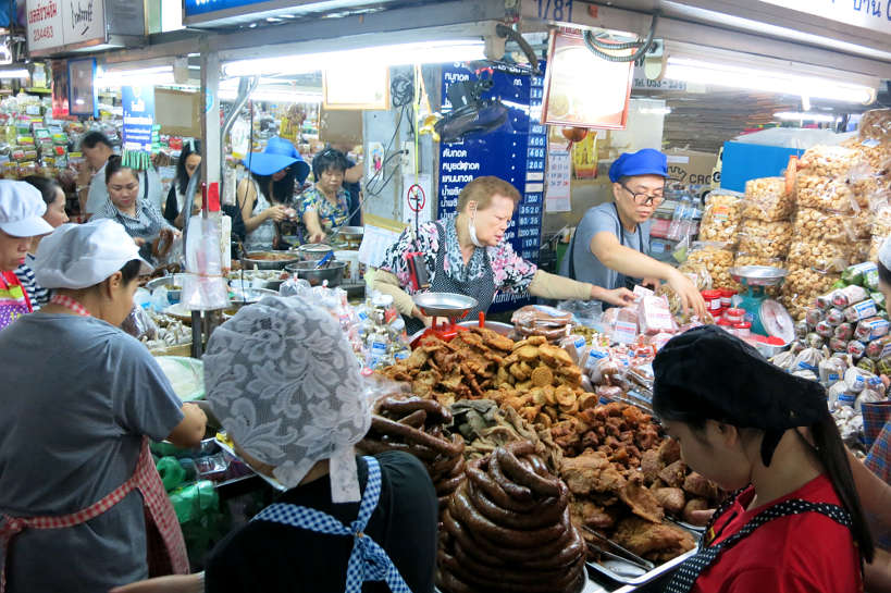 Warorot Market visit with Aroy Aroy cooking school