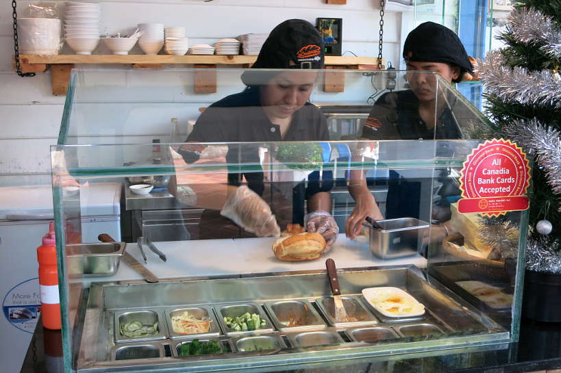 NomPang_CambodiaStreetFood_AuthenticFoodQuest