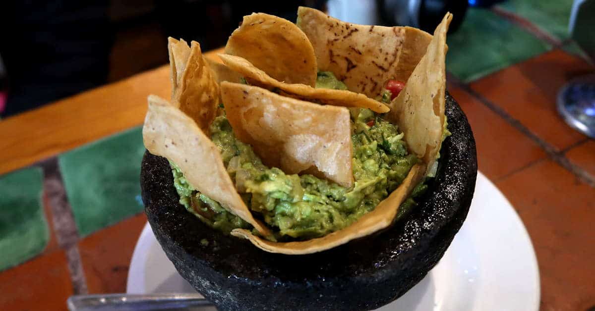 The Best Authentic Mexican Guacamole Recipe (Easy and Creamy)