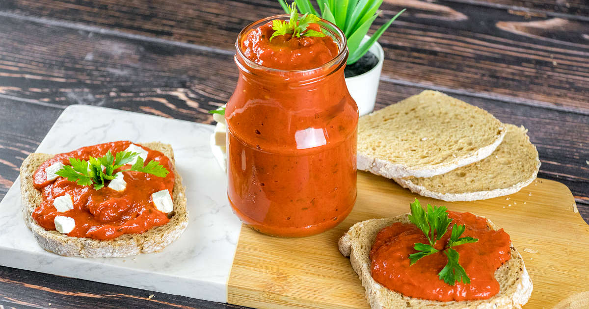 Easy Lutenitsa Recipe: How To Make The Best Bulgarian Spread