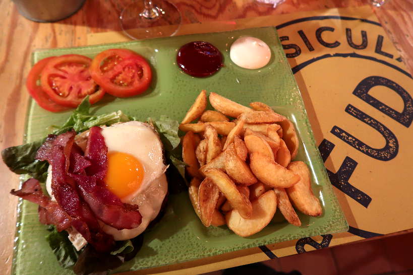Deconstructed Burger at FUD Catania by Authentic Food Quest