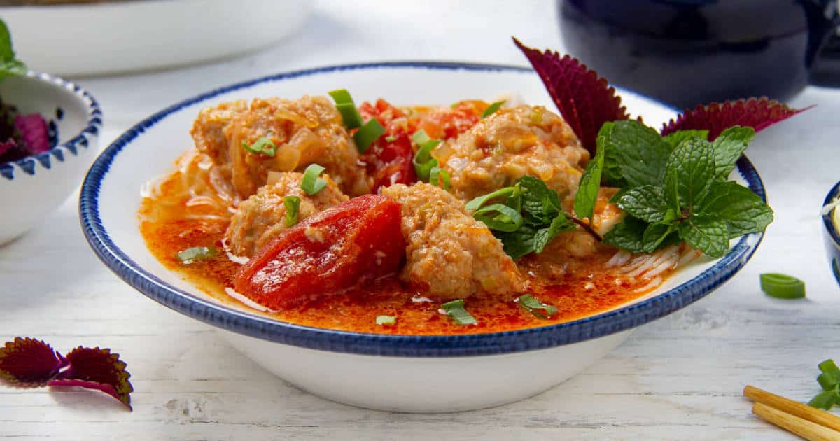 Easy Bun Rieu Recipe: How To Make Vietnamese Crab Noodle Soup