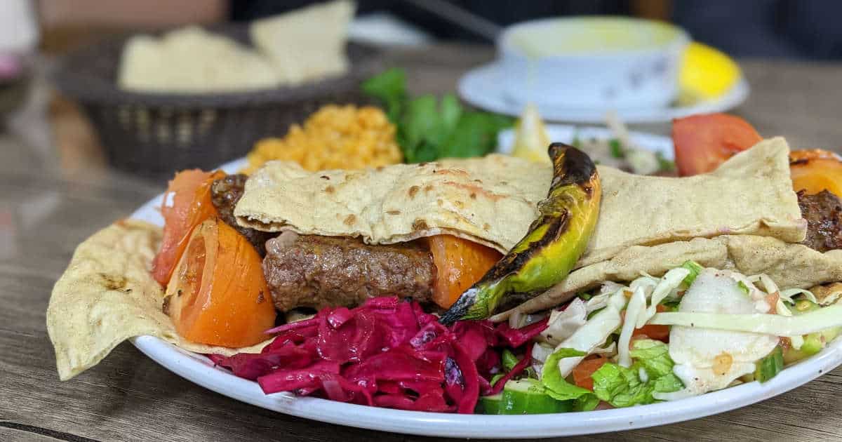 17 Best Foods in Istanbul To Savor (With Desserts and Drinks)