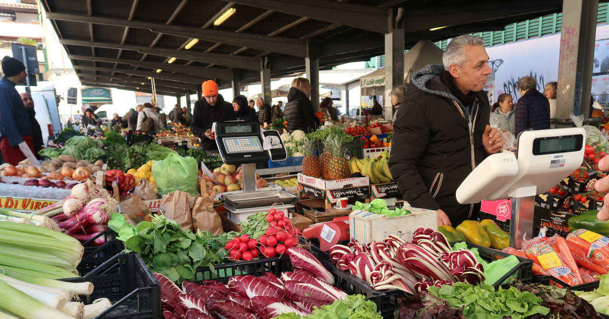 7 Authentic Food Markets in Florence For a Gastronomic Feast