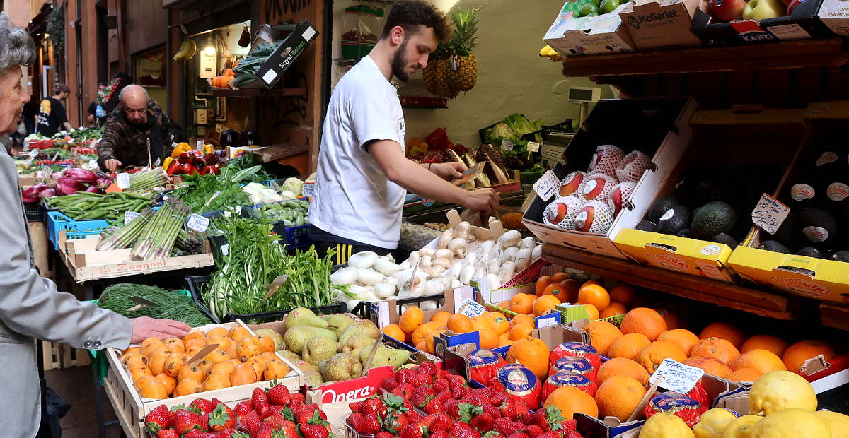 6 Must-Visit Food Markets in Bologna For Tasty Local Flavors