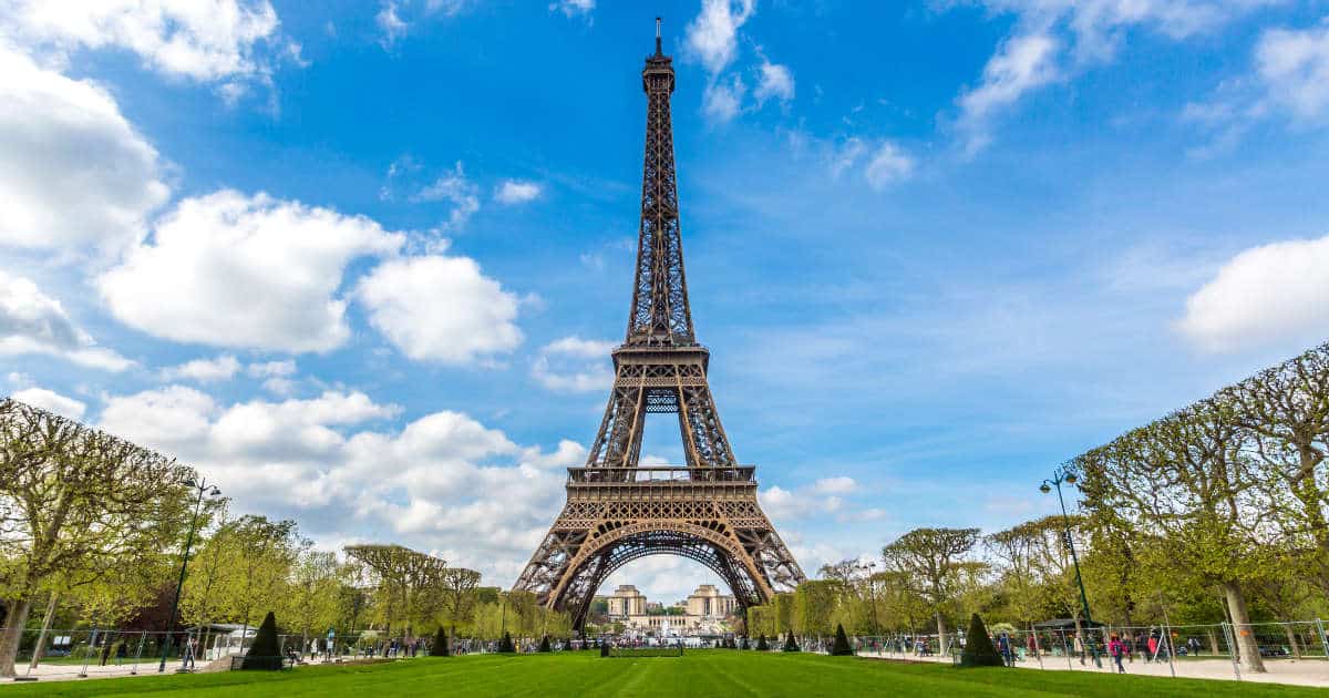 7 Best Affordable Restaurants Near Eiffel Tower for French Food Lovers