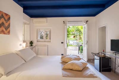 B&B bedroom Palermo Sicily cooking vacation trip with Authentic Food Quest